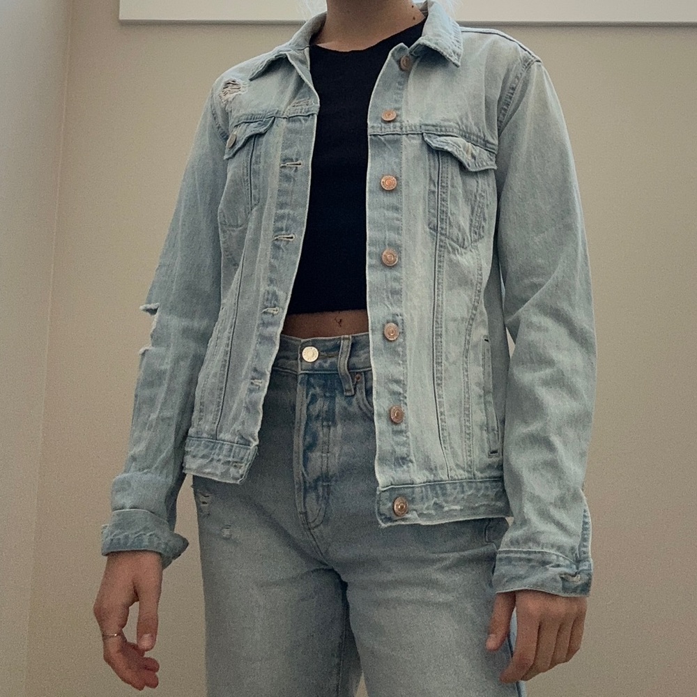 Forever 21 light jean jacket. Size S.